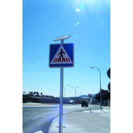 SEÑALES LUMINOSAS DE LEDS (Red eléctrica, energía solar y alumbrado público)
