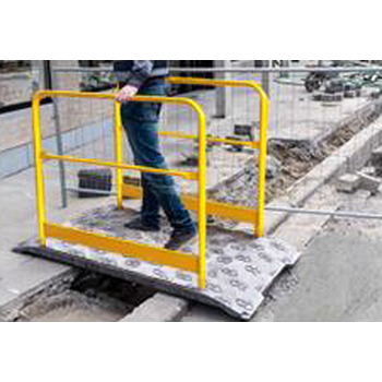 Pasarela cubre zanjas para la construcción con barandillas