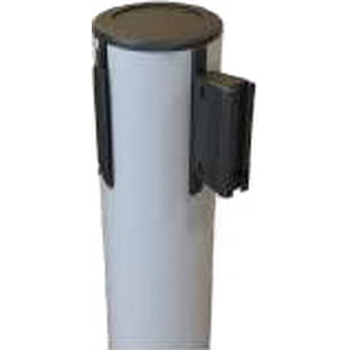 Poste separador con base cuadrada dotada con caucho para proteger el suelo de rayaduras. Medidas 380x380x13mm con un tubo de  Ø70x1,8mm. Altura total de 860mm y longitud de cinta de 3m, dotada de sistema de frenado lento para asegurar la máxima seguridad