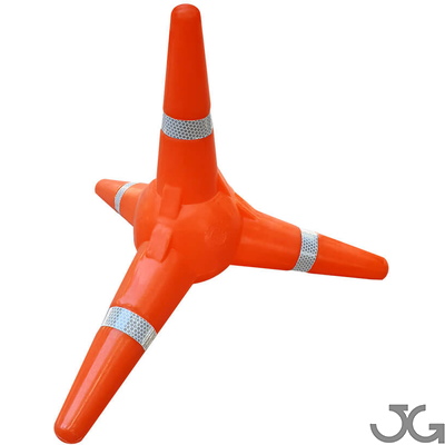 90300 Tetrápodo señalización con 4 bandas Réflex RA2 Cono tetrápodo naranja de 38x43cm. Cuatro bandas reflectantes de nivel 2 de 25mm. Elemento de señalización de forma tetrapoidal, lo cual le permite estar siempre en posición vertical. Tetrápodo control policial