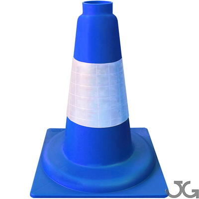 90415 Cono azul PP duro 30cm Cono señalización 1 pieza 30 cm de PP azul con camisa Réflex de 10 cm. Peso: 0,25 kg. Base cono: 22x22 cm. Cumple la UNE EN 13422 Class R1B