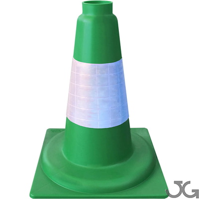 90416 Cono verde PP duro 30cm Cono señalización 1 pieza 30 cm de PP verde con camisa Réflex de 10 cm. Peso: 0,25 kg. Base cono: 22x22 cm. Cumple la UNE EN 13422 Class R1B