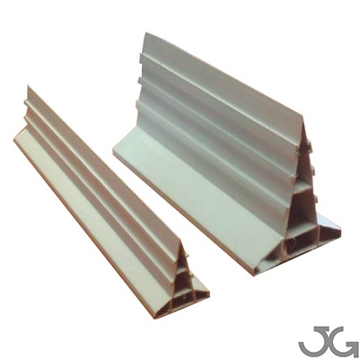 Juntas de dilatación triangular PVC para hormigón de 4cm y 8cm, con espacio para poder insertar las varillas, cables eléctricos, etc.