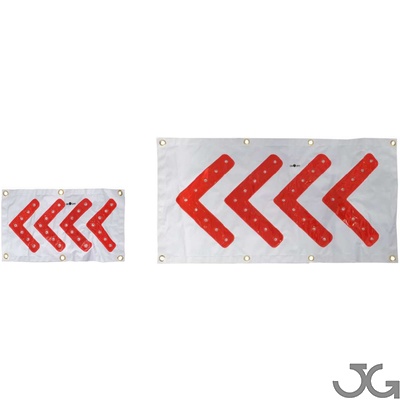 Señal direccional impermeable, fabricada en lona de alta resistencia blanca, con diferentes Leds Rojos en función del tamaño. Dispone de 4 flechas Rojas reflectantes.