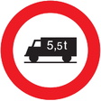R-107 Entrada prohibida a vehículos destinados al  transporte de mercancías con mayor peso autorizado que el indicado
