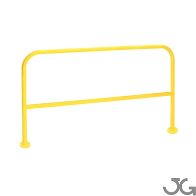 Barandilla metálica (fabricada en acero) o arco de protección con placa antiempotramiento para interior de recintos, lacado al horno en amarillo y franjas en vinilo negro. Diámetro: 76 mm. Bolardo protector de personas