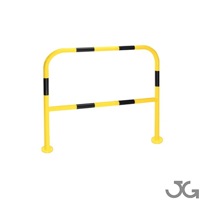 Barandilla metálica (fabricada en acero) o arco de protección con placa antiempotramiento para interior de recintos, lacado al horno en amarillo y franjas en vinilo negro. Diámetro: 76 mm. Bolardo protector de personas