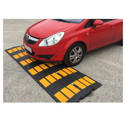 Reductor de velocidad de caucho. 90x50x5cm