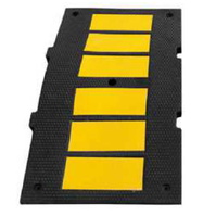 Reductores de velocidad Modelo JG 1070c Reductor de velocidad de caucho. 90x50x5cm